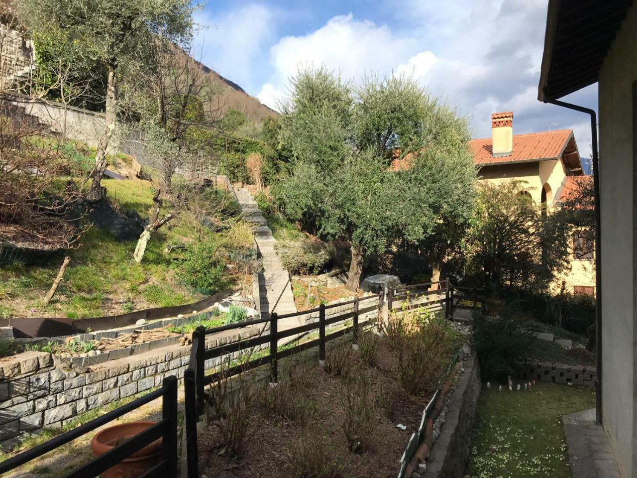 Big Apartment With Lake View And Three Bedrooms Sala Comacina Exterior foto