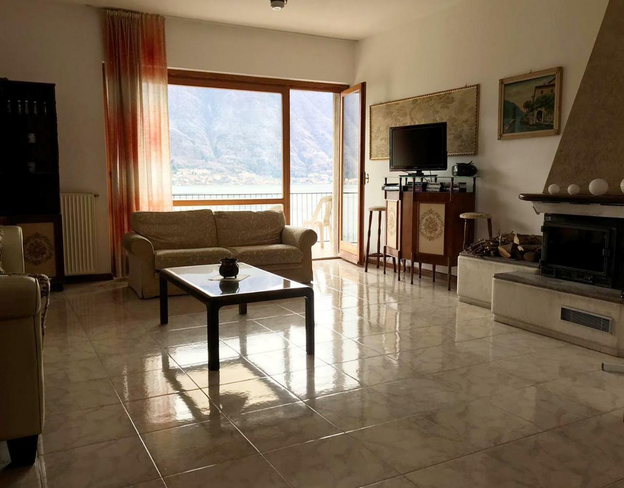 Big Apartment With Lake View And Three Bedrooms Sala Comacina Exterior foto